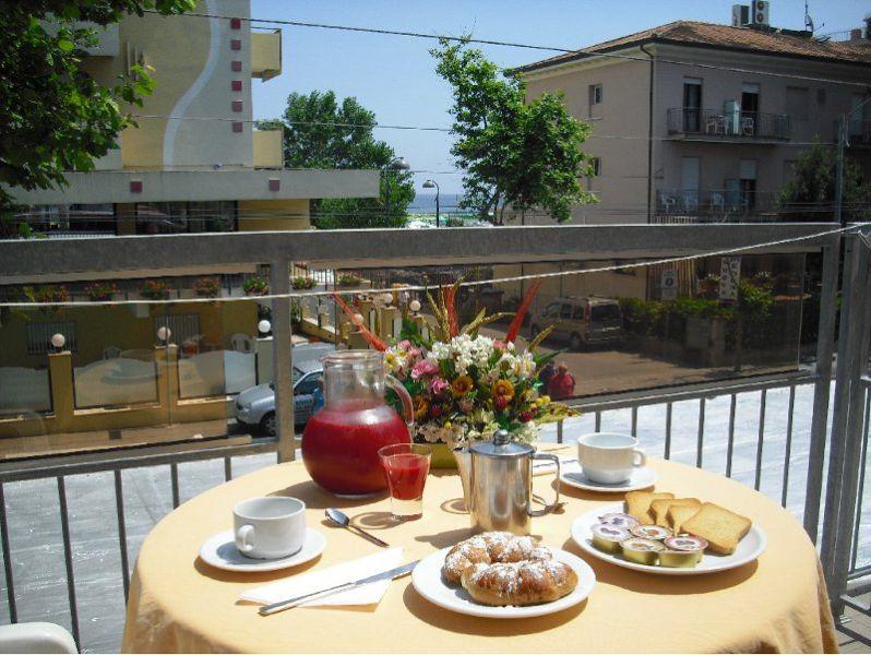 Hotel Piccari Nuova Gestione Rimini Dış mekan fotoğraf